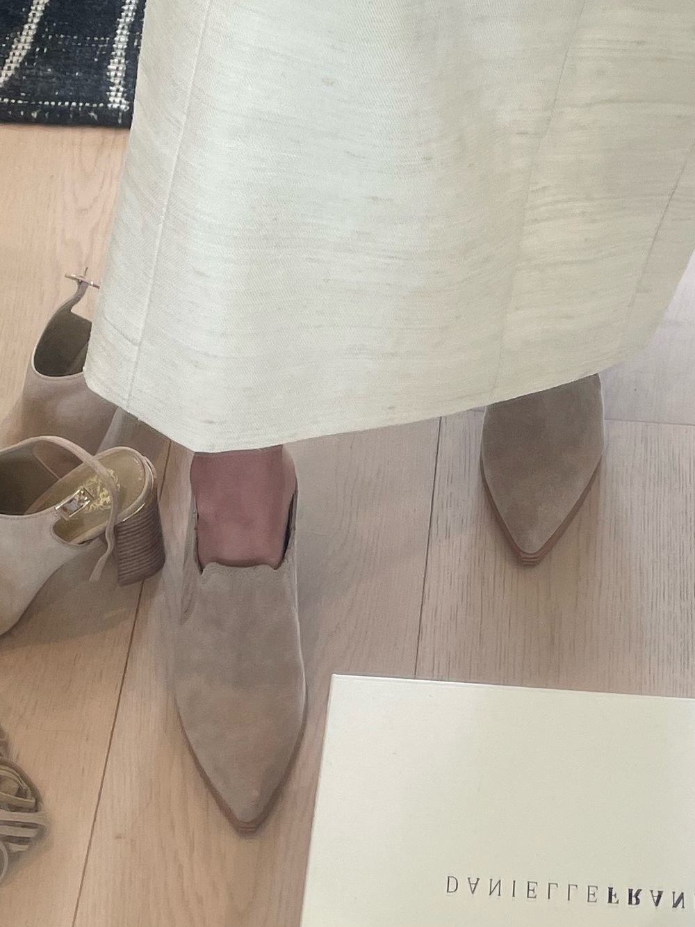 NIB - Marc Fisher Gabbi Mules Beige Suede